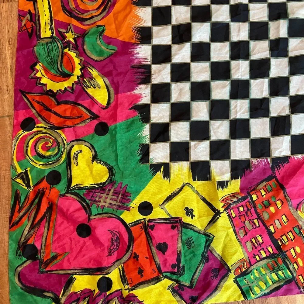 Scarf Graphic Print Made in Italy 34 x 34